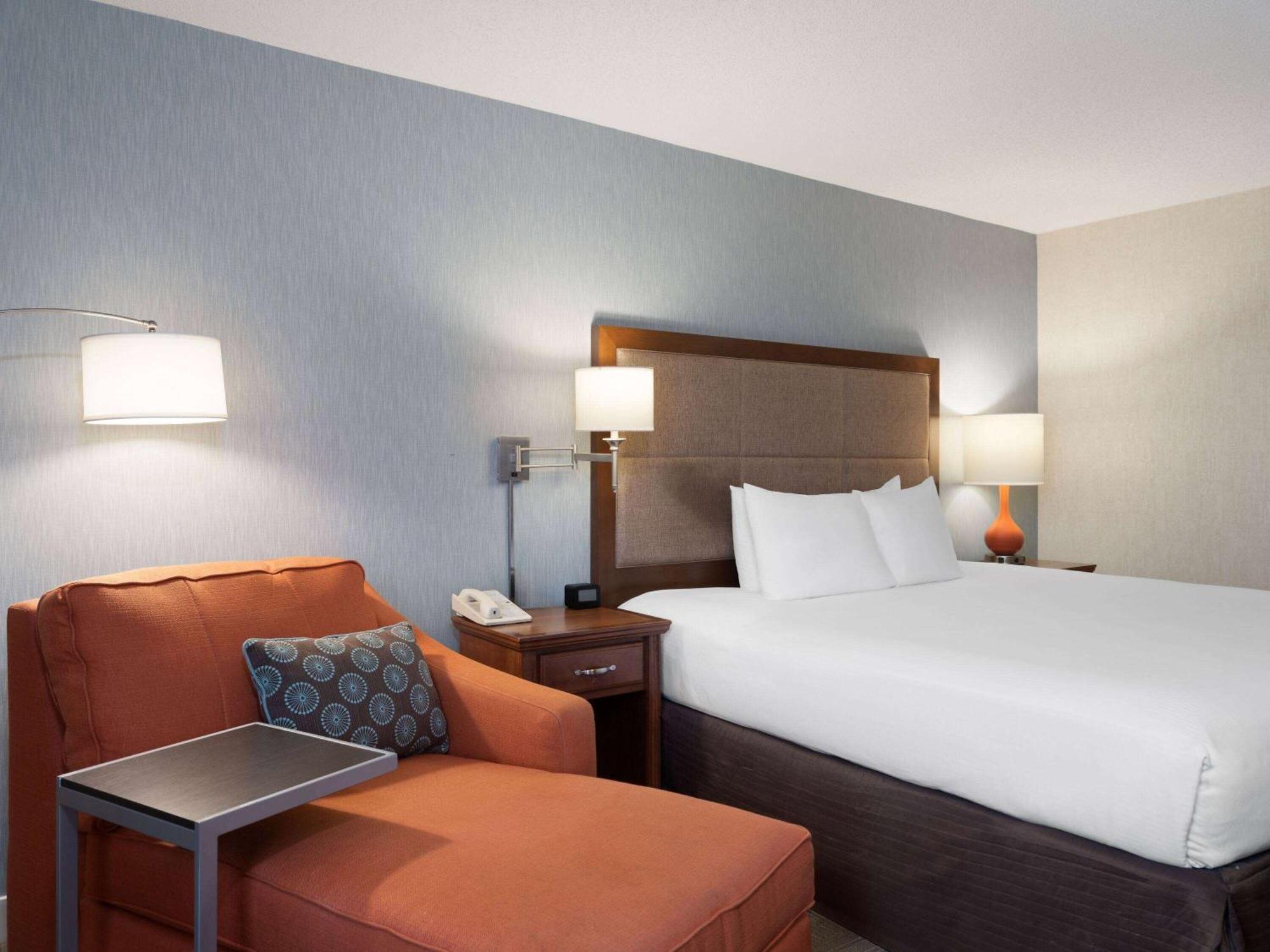 Wingate By Wyndham St Louis Airport Hotel Saint Ann ภายนอก รูปภาพ